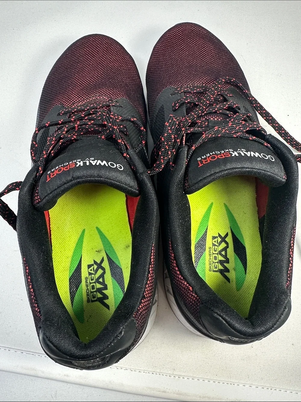 Sketchers GoWalk Size 9 1/2